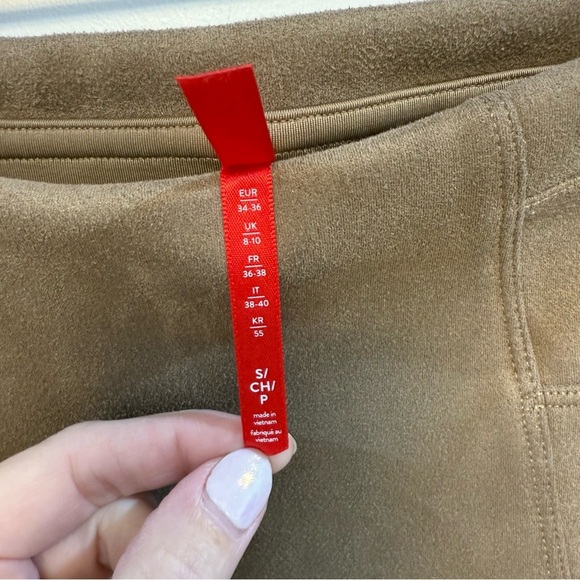 SPANX Faux Suede Legging size small NWOT - Picture 9 of 10